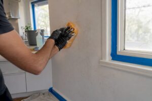 Wash walls before painting: the quick, correct prep method